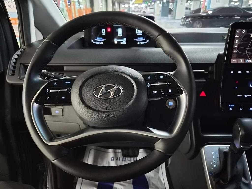 HYUNDAI Staria - Vista 8