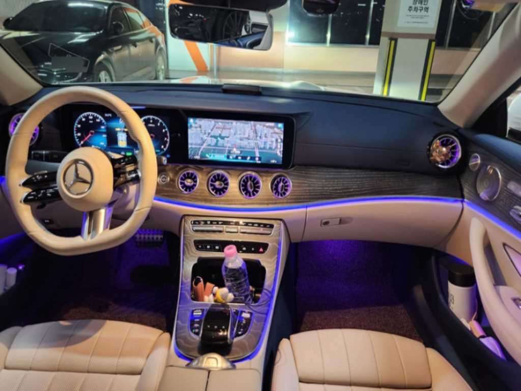 Mercedes Benz E class - Vista 4