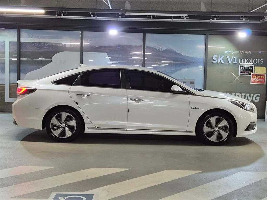 HYUNDAI Sonata - Vista 3