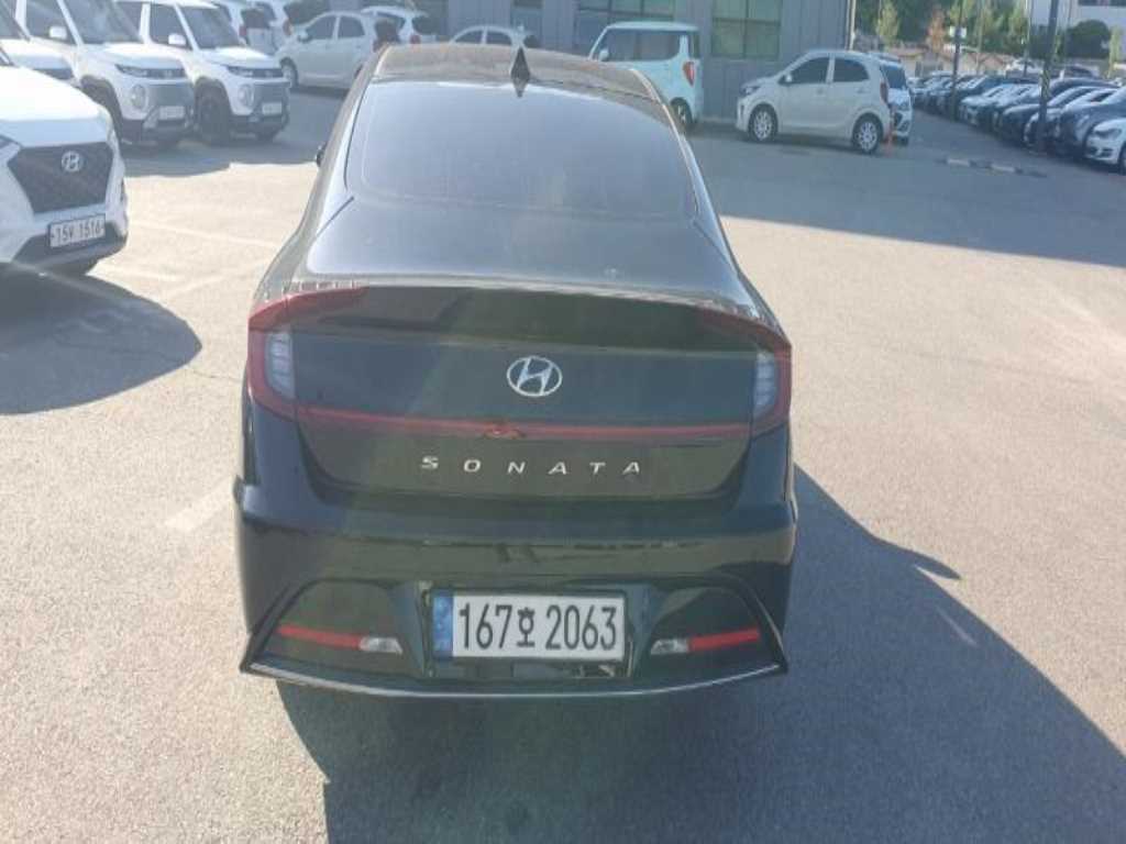 HYUNDAI Sonata - Vista 3
