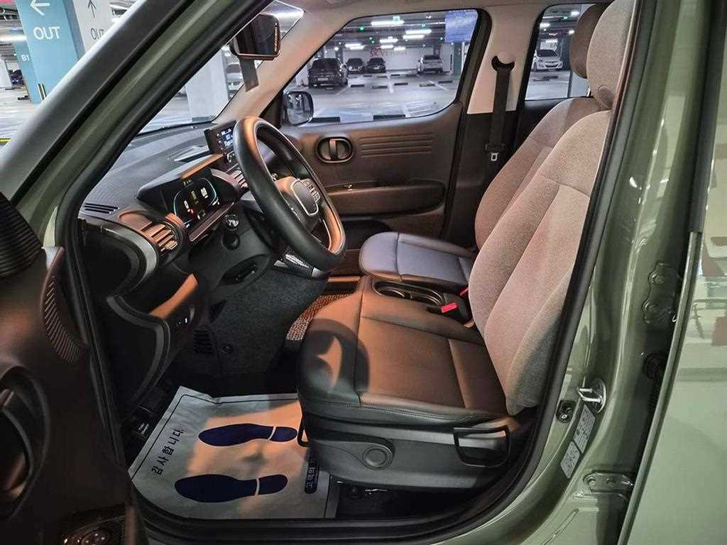 HYUNDAI Casper - Vista 6
