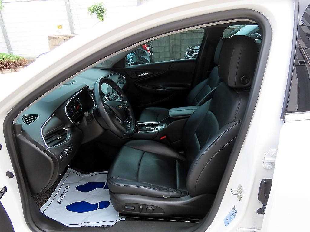 Chevrolet Malibu - Vista 5