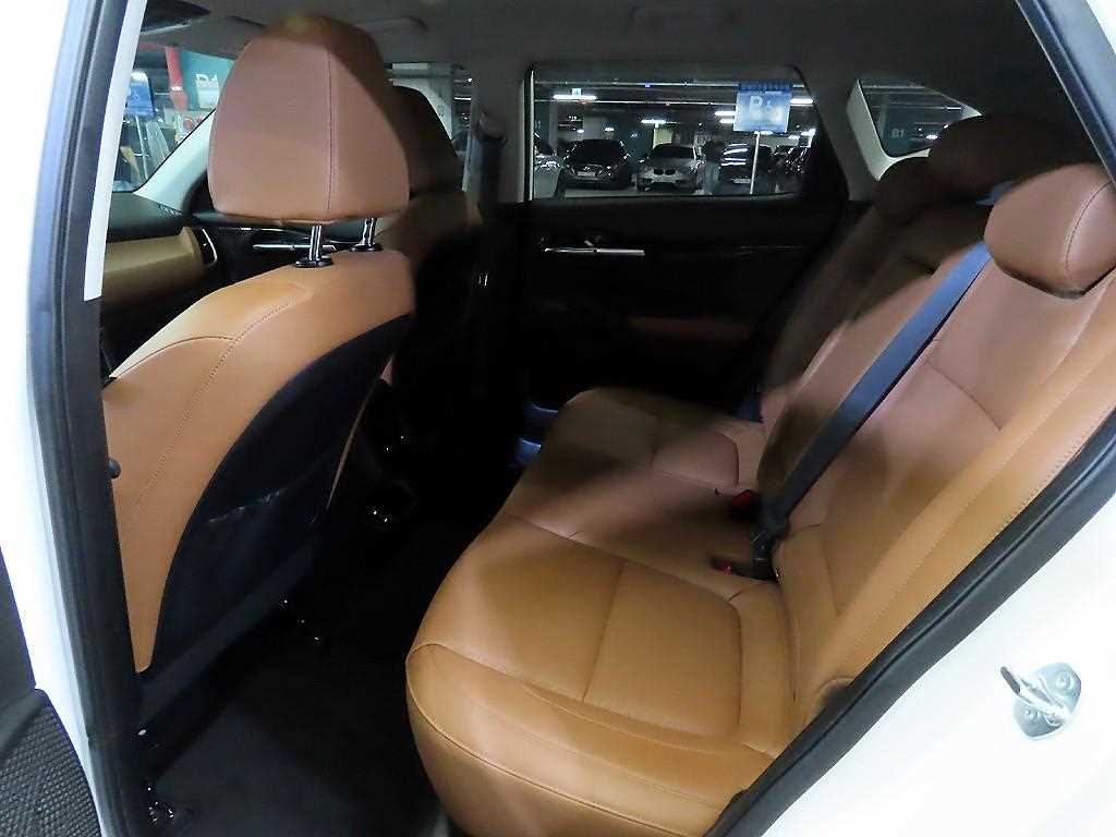 KIA Seltos - Vista 8