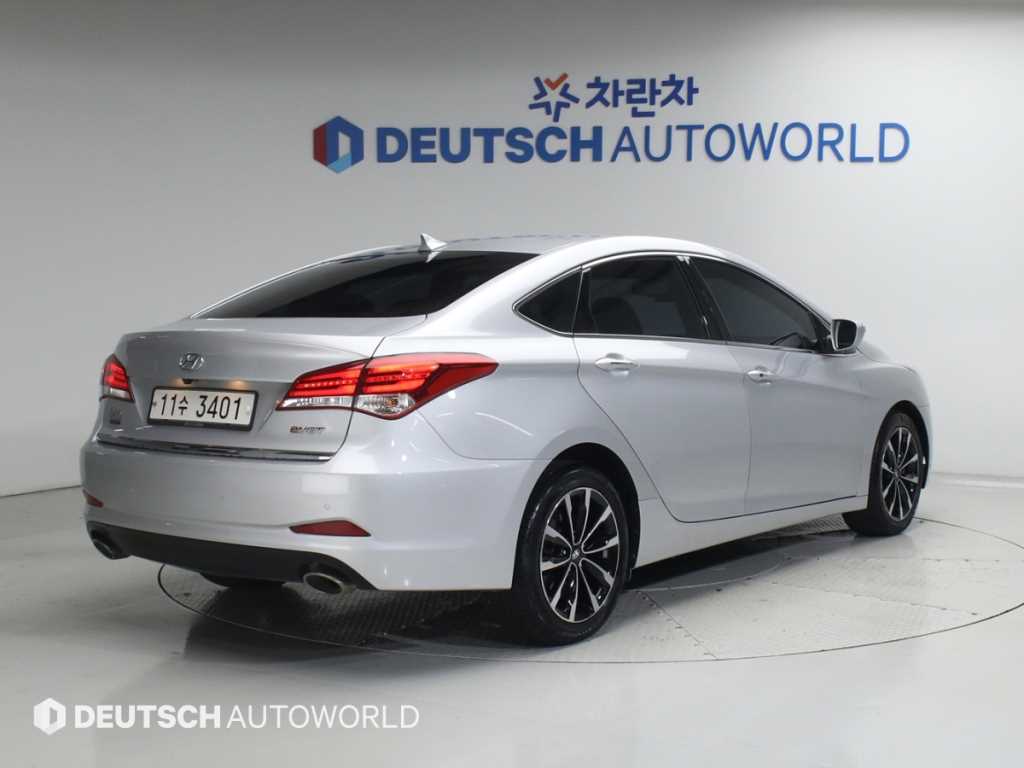 HYUNDAI i40 - Vista 4