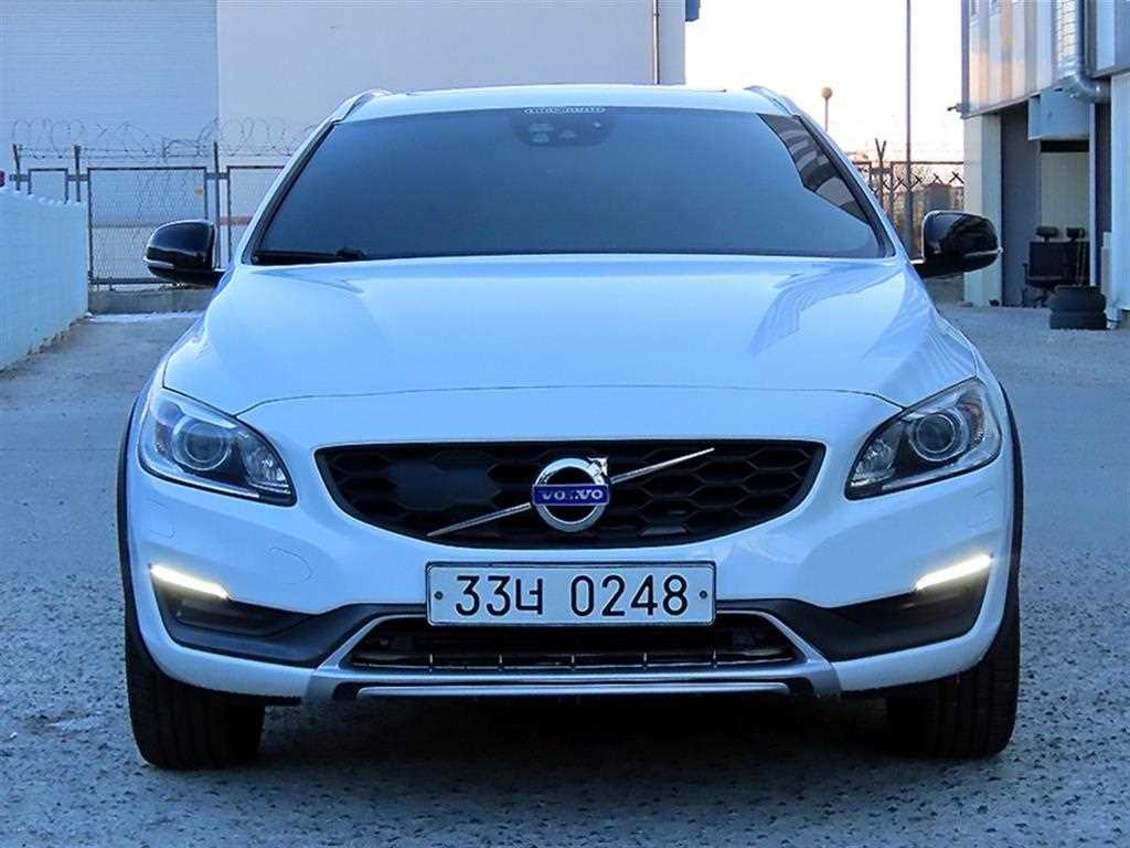 Volvo V60 2016 - Importación desde Corea - HF Imports Iquique - Foto 1