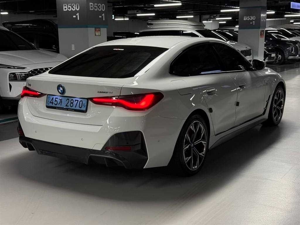 BMW i4 - Vista 4
