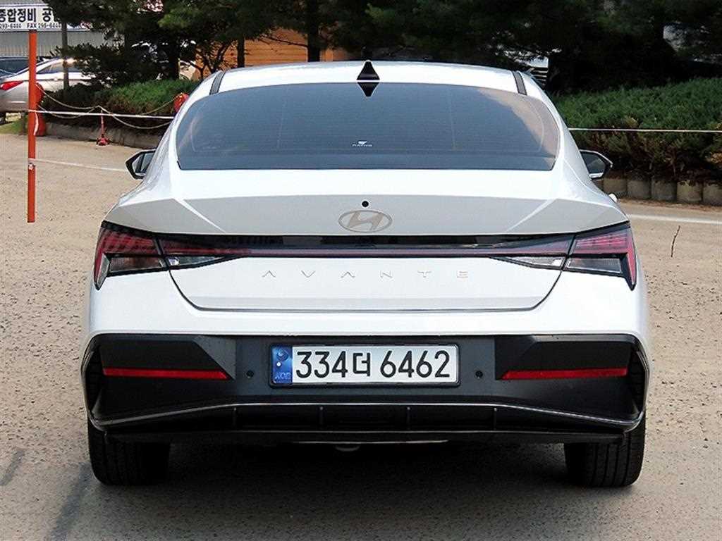 HYUNDAI Avante - Vista 4