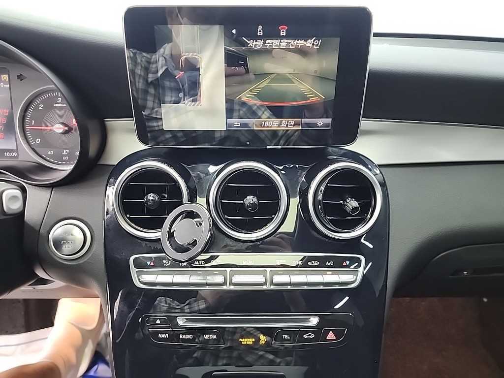 Mercedes Benz GLC Class - Vista 10