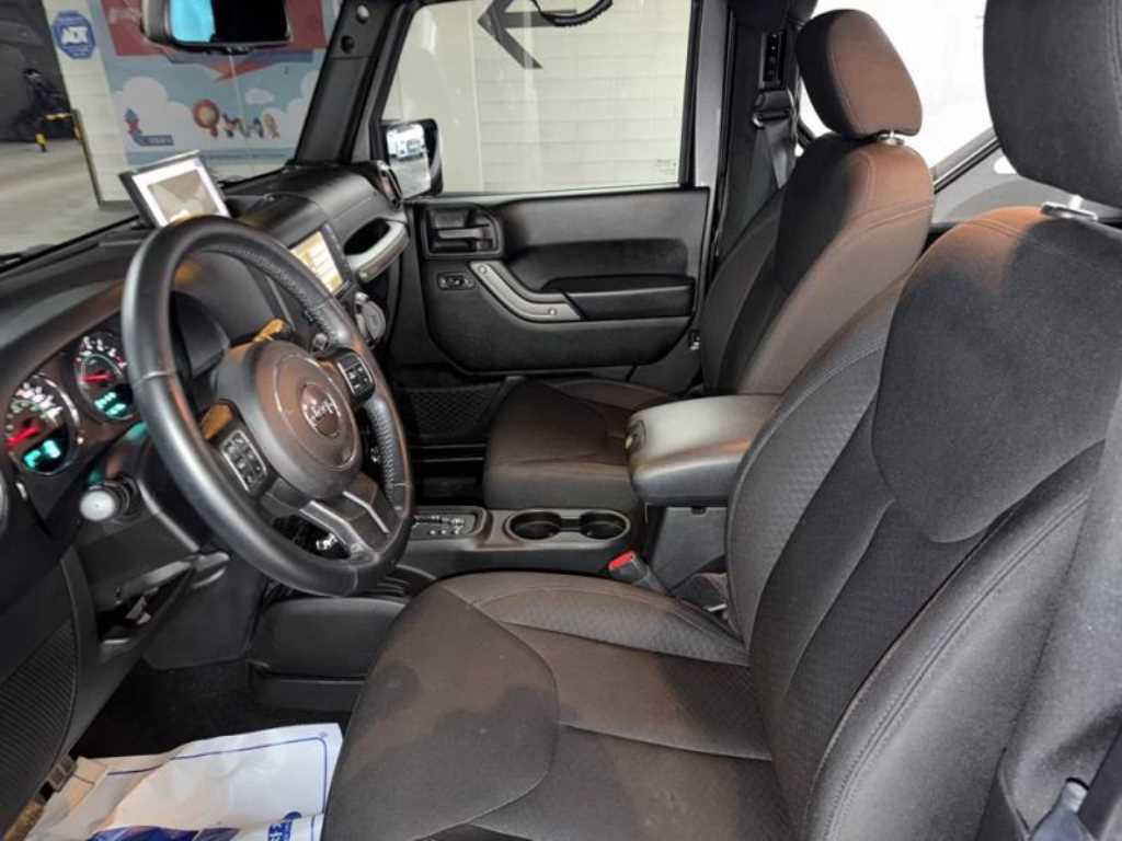 Jeep Wrangler - Vista 6