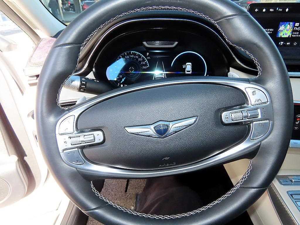 Genesis GV70 - Vista 8