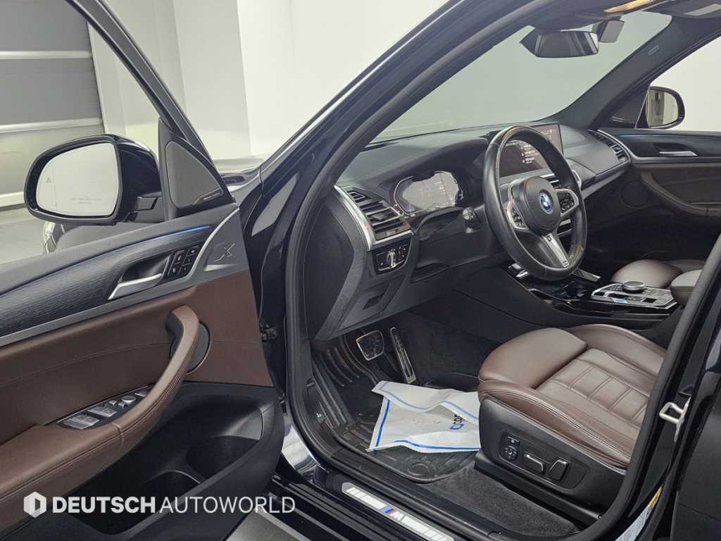 BMW iX3 - Vista 11