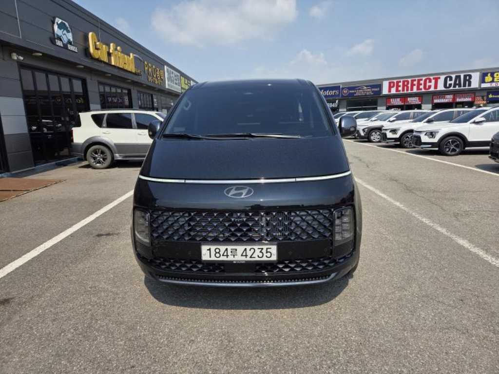 HYUNDAI Staria - Vista 2