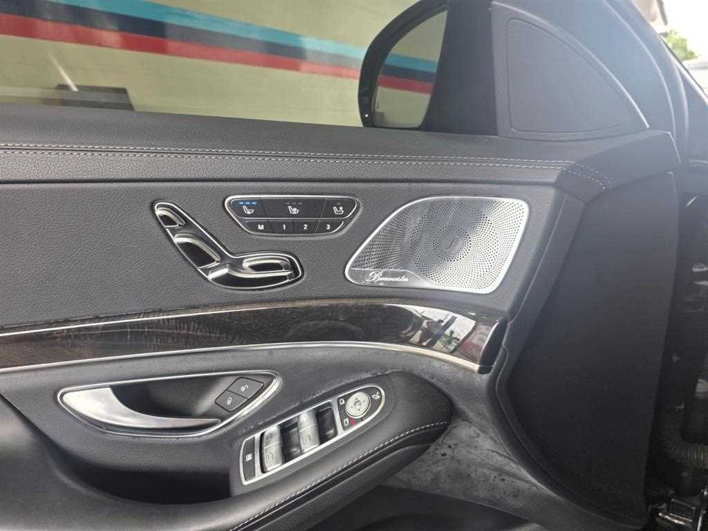 Mercedes Benz S Class - Vista 9