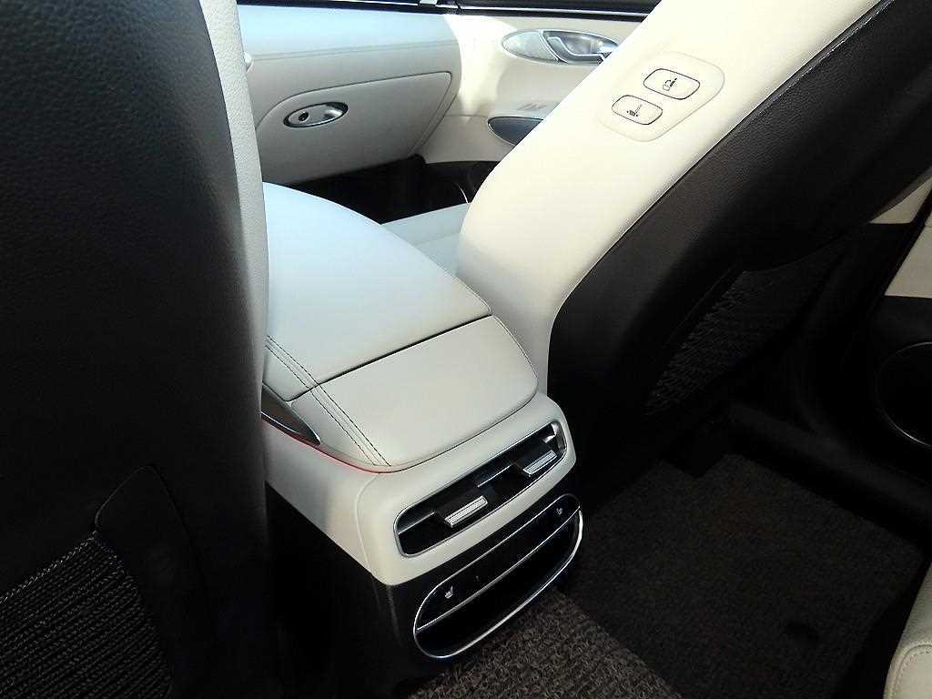 Genesis GV70 2023 Blanco - Importación desde Corea - HF Imports Iquique - Foto 16