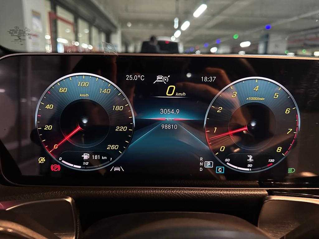 Mercedes Benz GLB Class - Vista 9