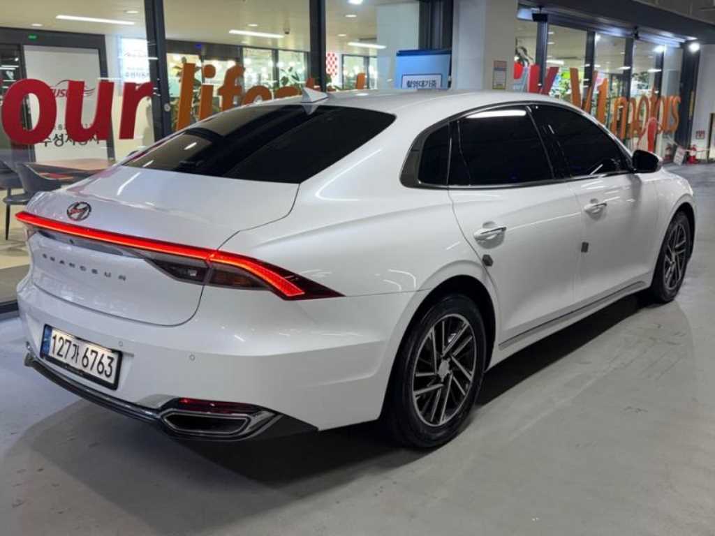 HYUNDAI Grandeur - Vista 4