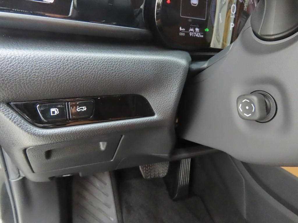 Lexus NX - Vista 11