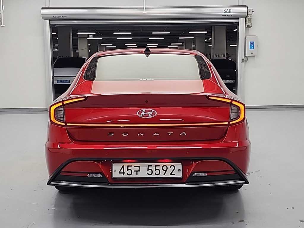 HYUNDAI Sonata - Vista 3