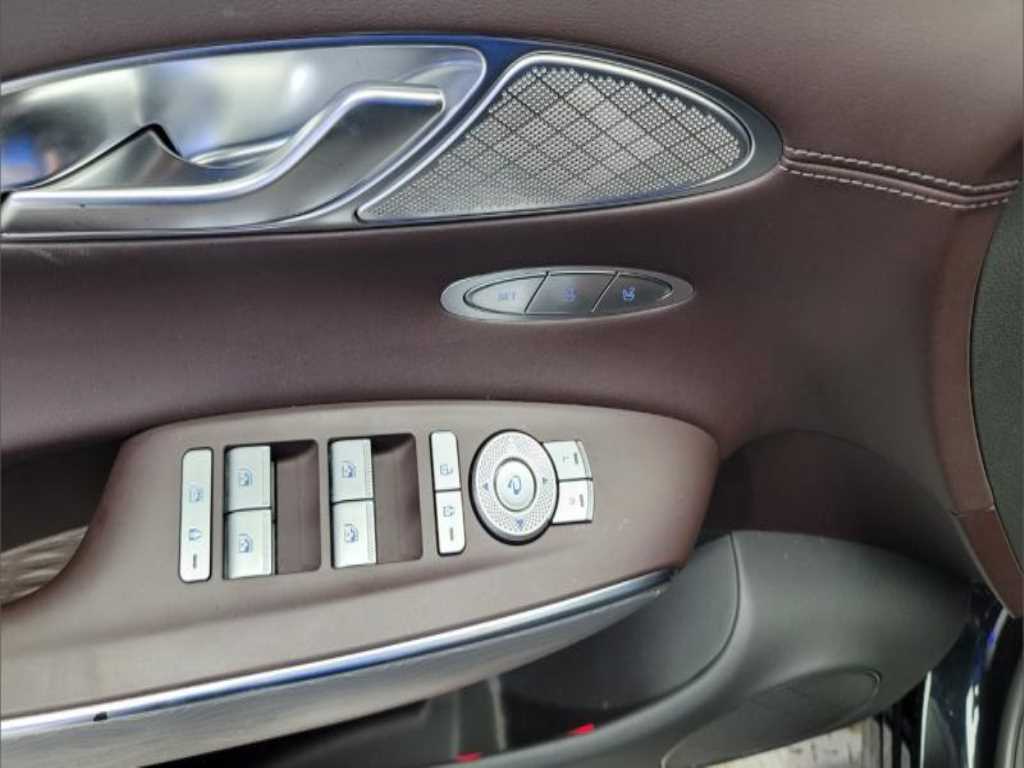Genesis GV70 - Vista 3