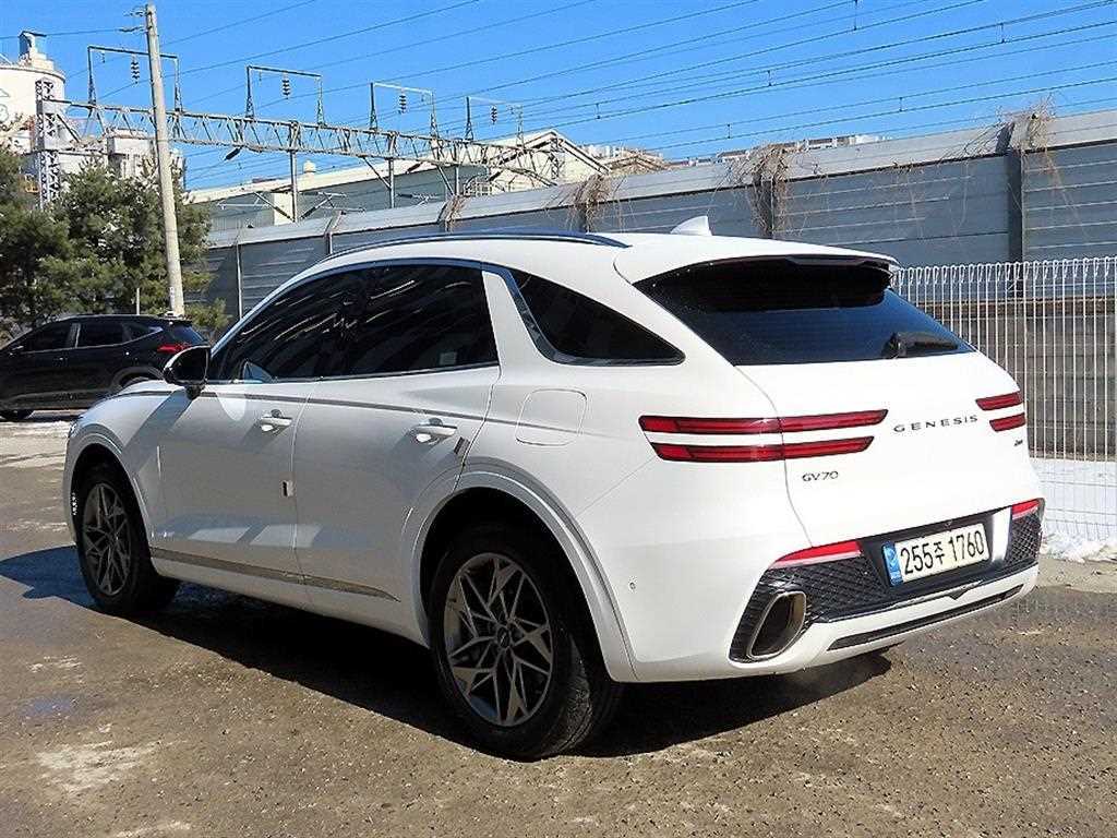 Genesis GV70 - Vista 3