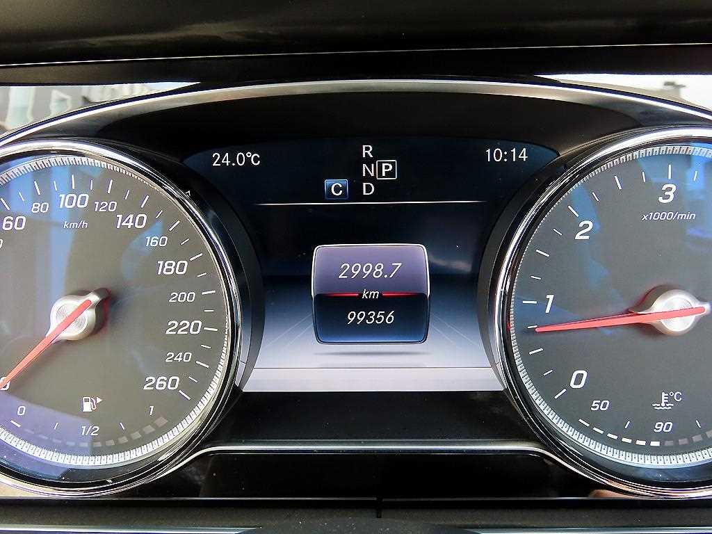 Mercedes Benz E class 2018 Gris - Importación desde Corea - HF Imports Iquique - Foto 14