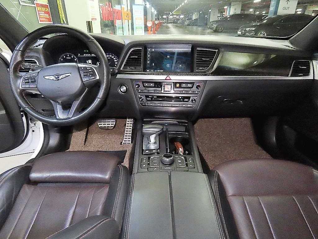 Genesis G80 - Vista 10