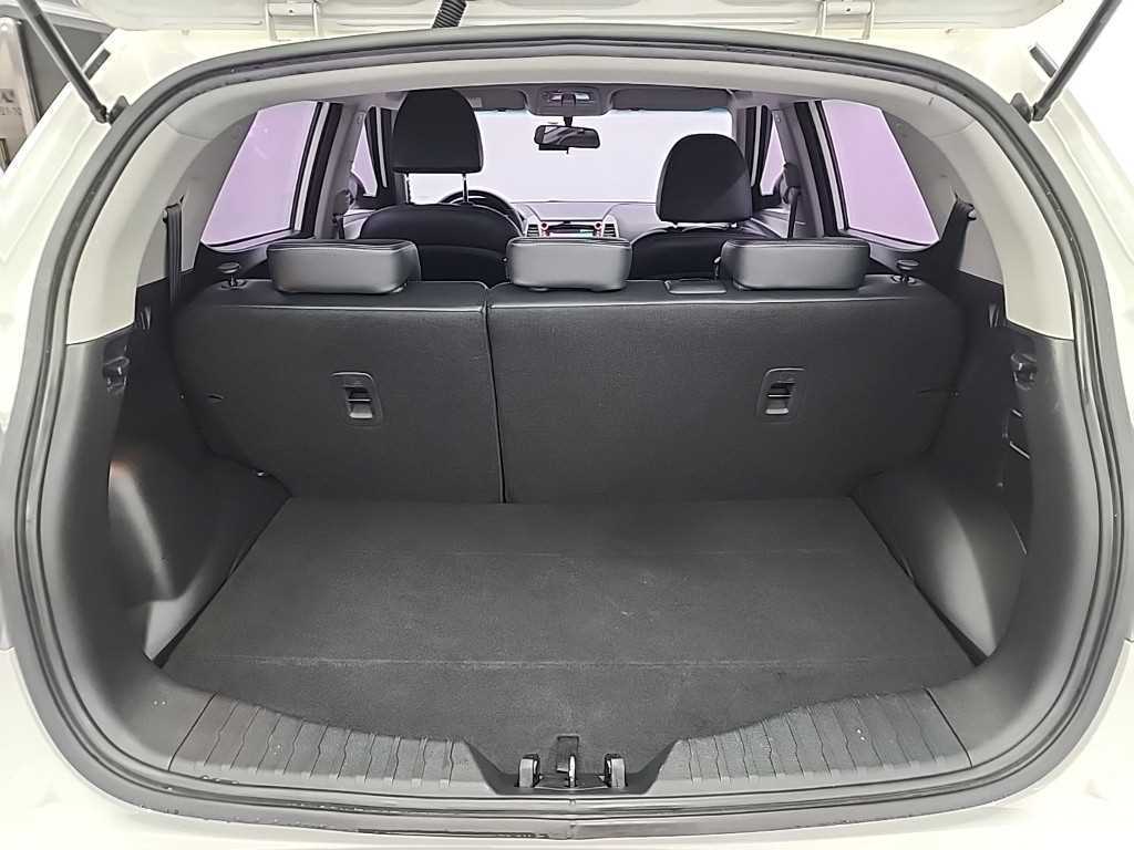 Ssangyong Tivoli 2016 Blanco - Importación desde Corea - HF Imports Iquique - Foto 18