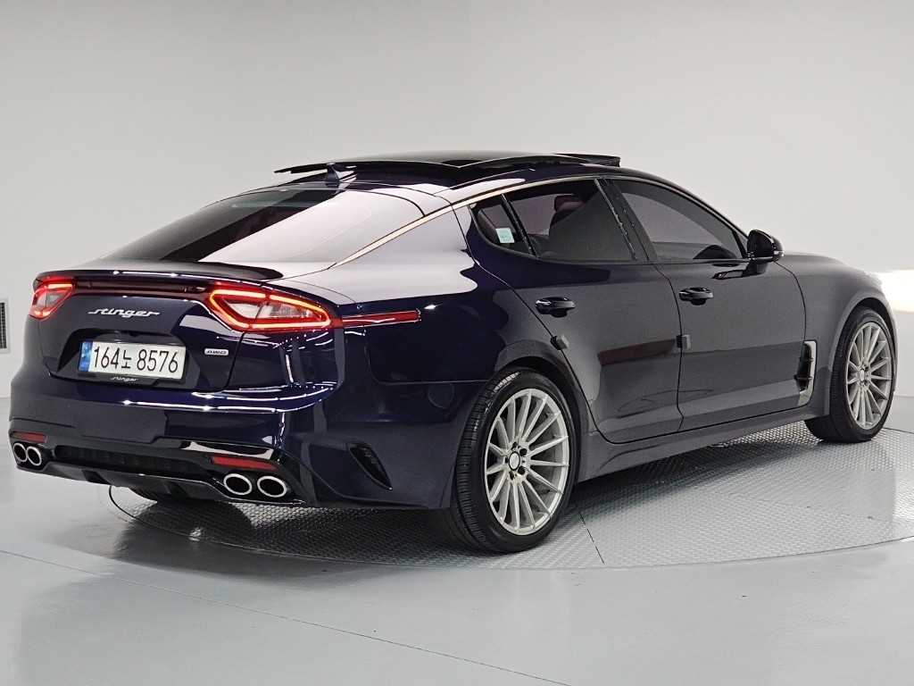 KIA Stinger - Vista 4