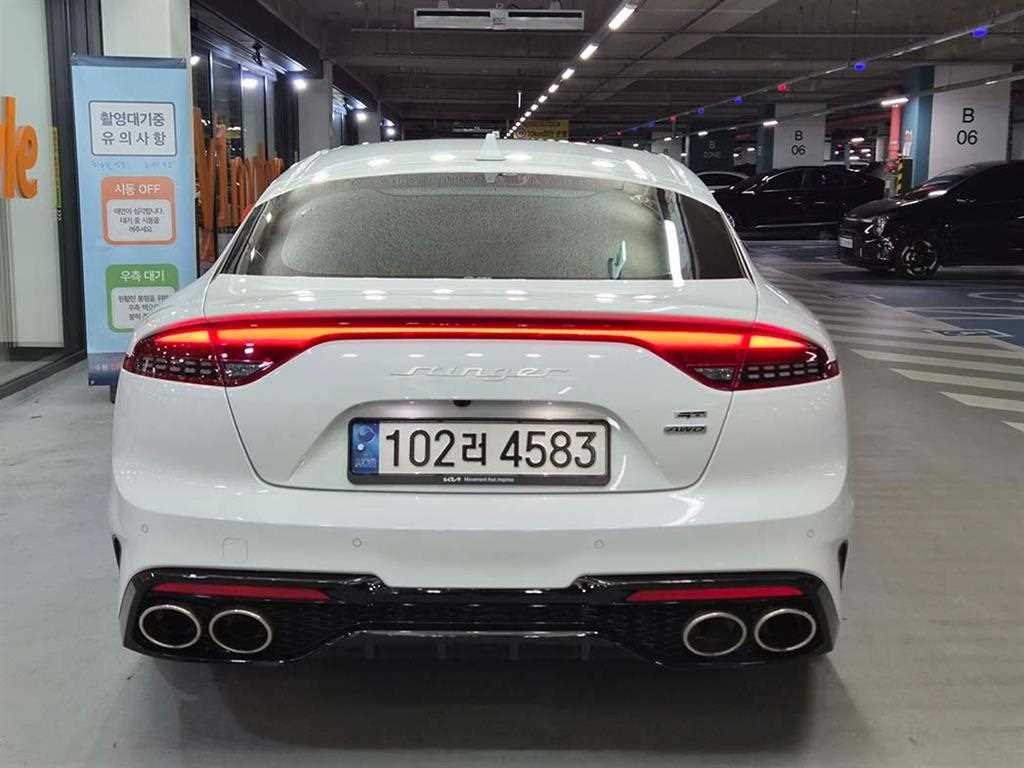 KIA Stinger - Vista 5