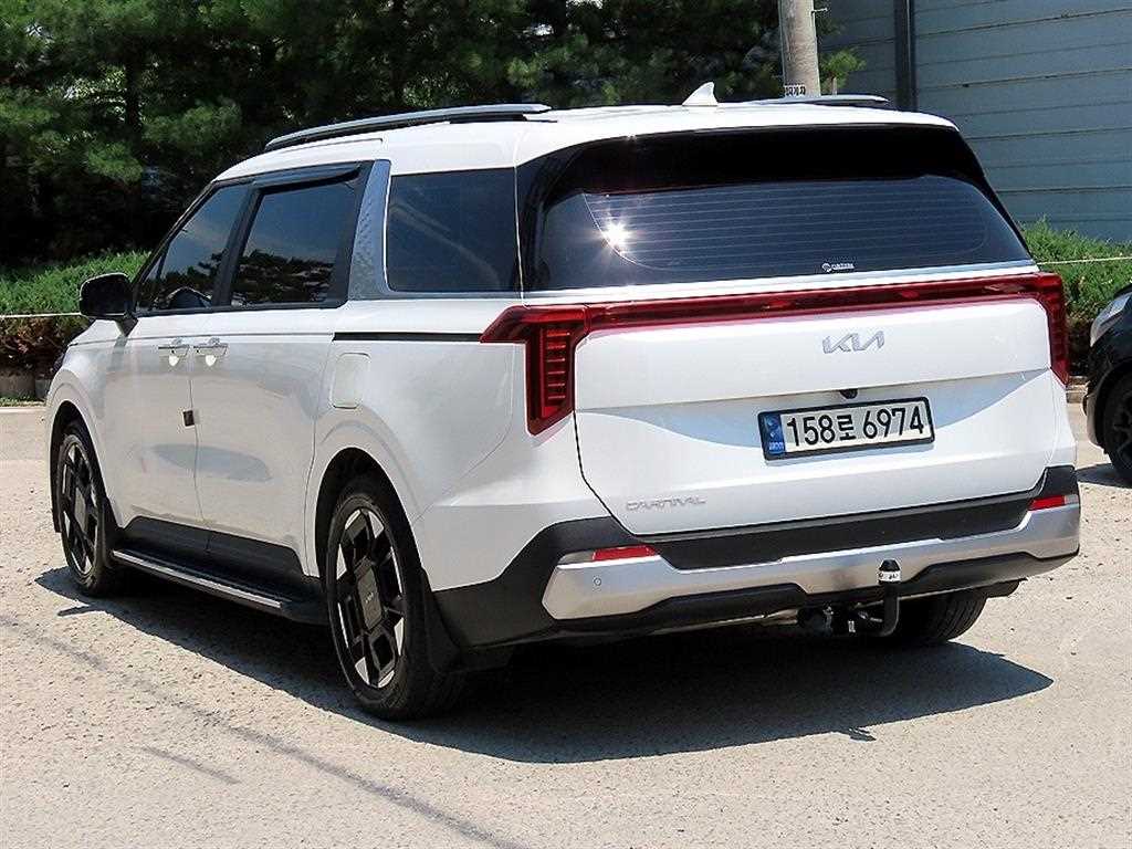 KIA Carnival - Vista 4