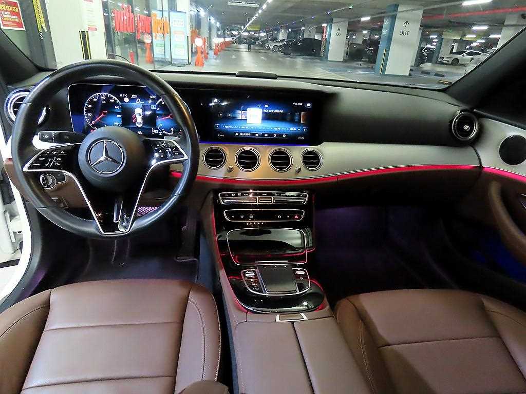Mercedes Benz E class - Vista 10