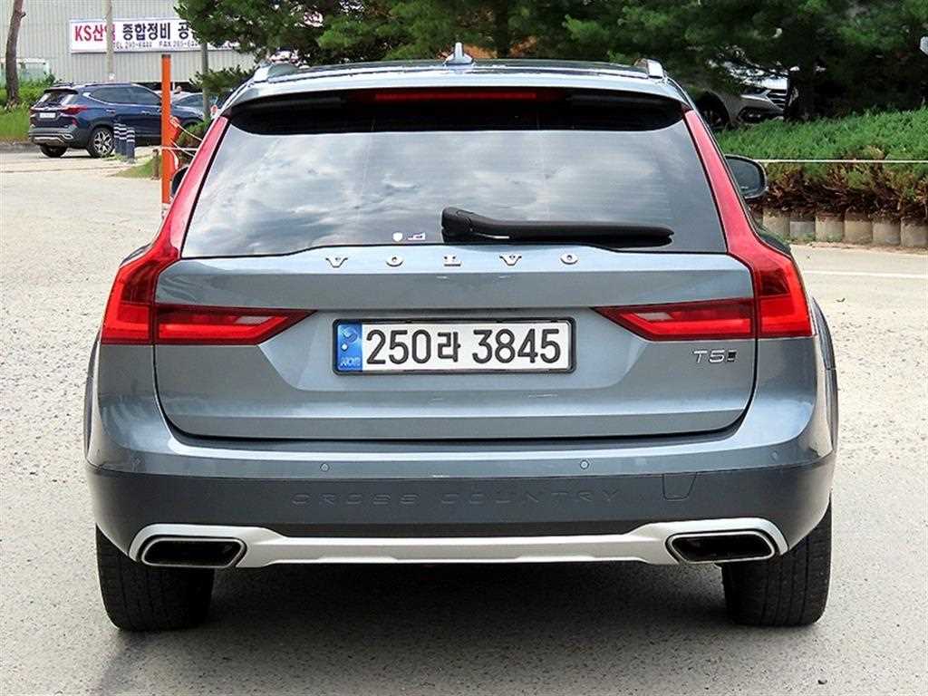 Volvo V90 - Vista 4