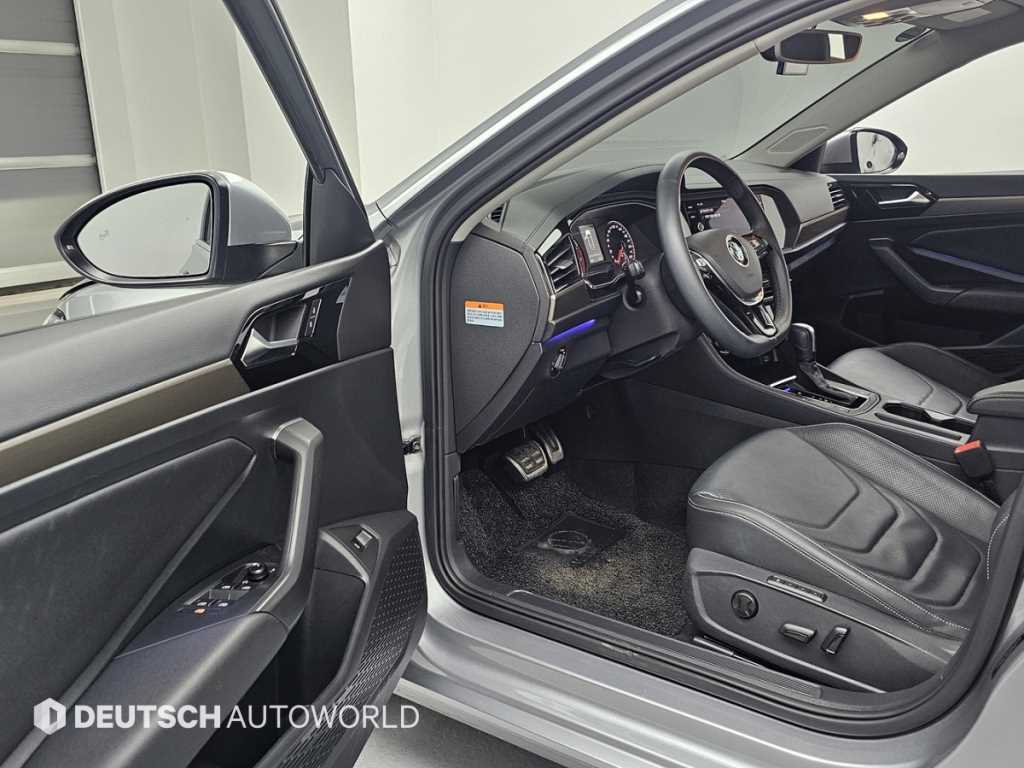 Volkswagen Jetta - Vista 11