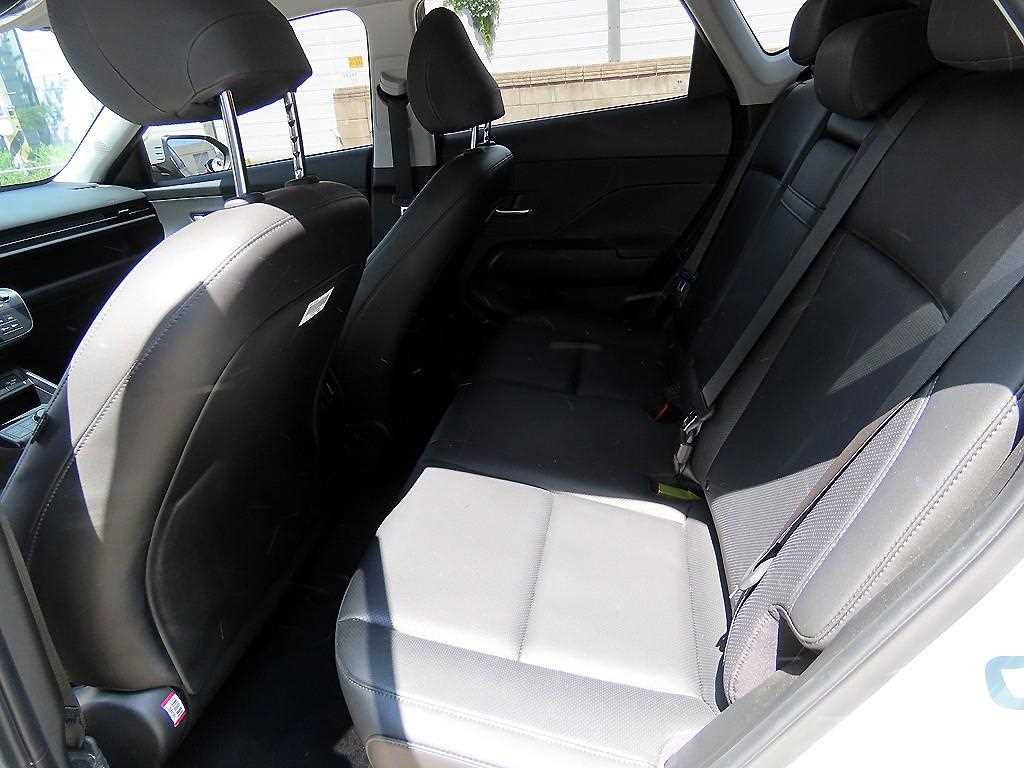 HYUNDAI Kona - Vista 6