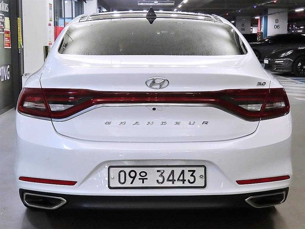 HYUNDAI Grandeur - Vista 5