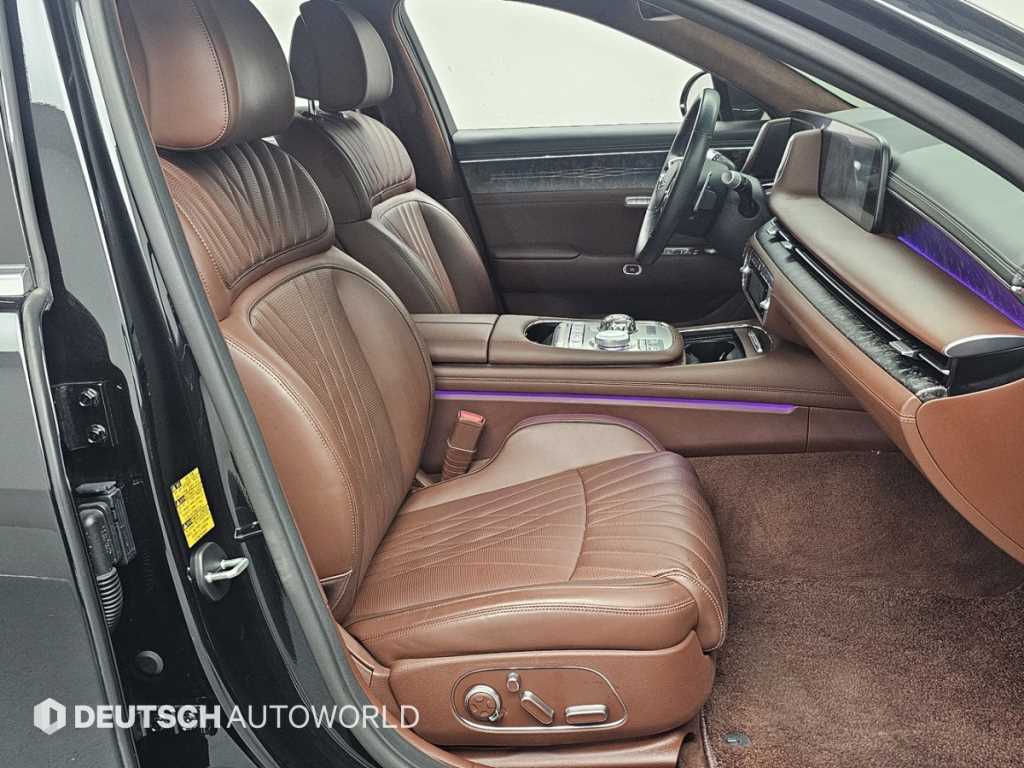 Genesis G90 - Vista 10