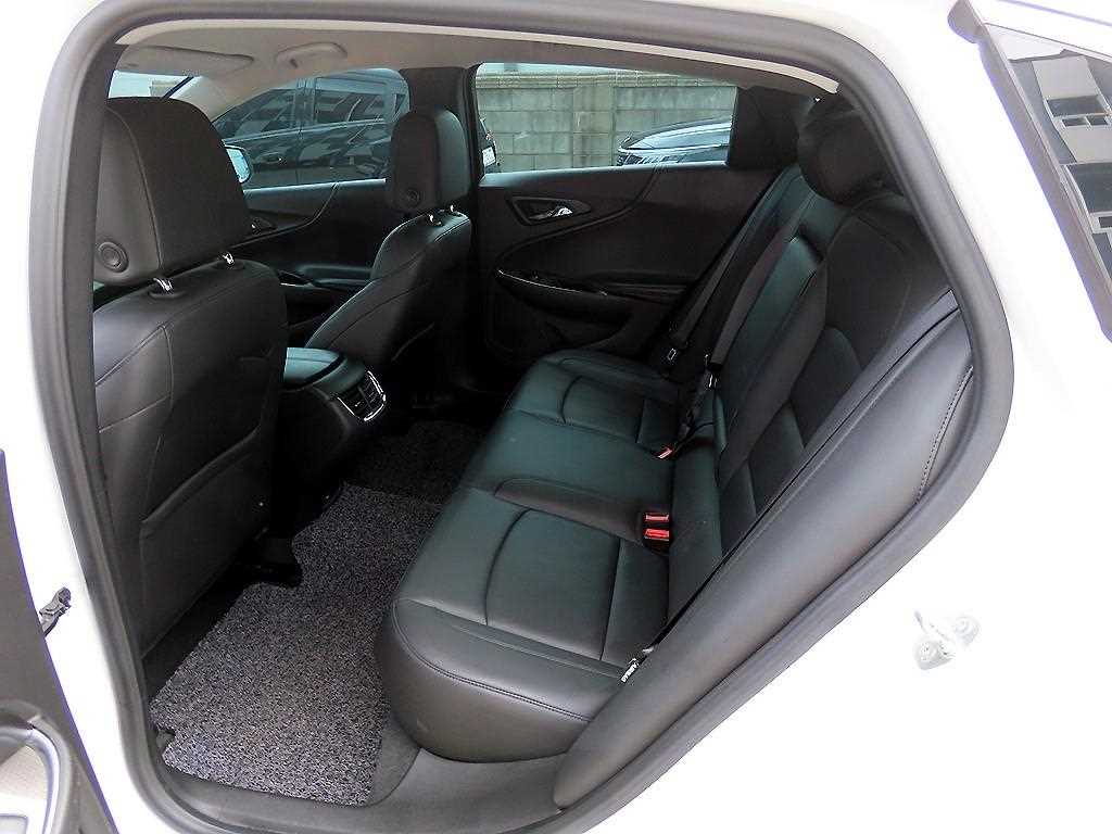 Chevrolet Malibu - Vista 6