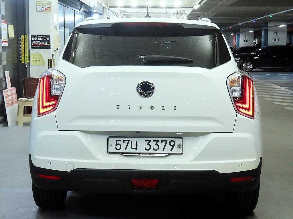 Ssangyong Tivoli - Vista 5