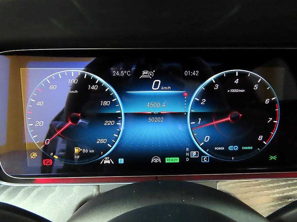 Mercedes Benz E class - Vista 8