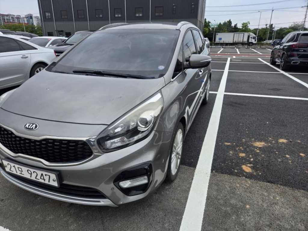 KIA Carens - Vista 3