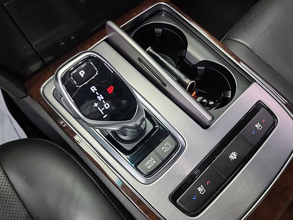 HYUNDAI Equus - Vista 8