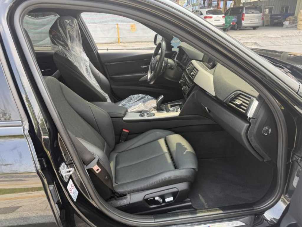 BMW 3 series 2018 Negro - Importación desde Corea - HF Imports Iquique - Foto 14
