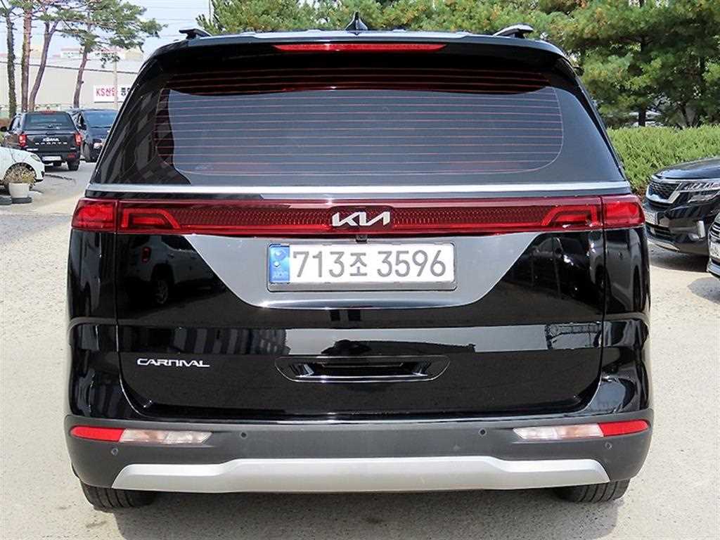 KIA Carnival - Vista 4