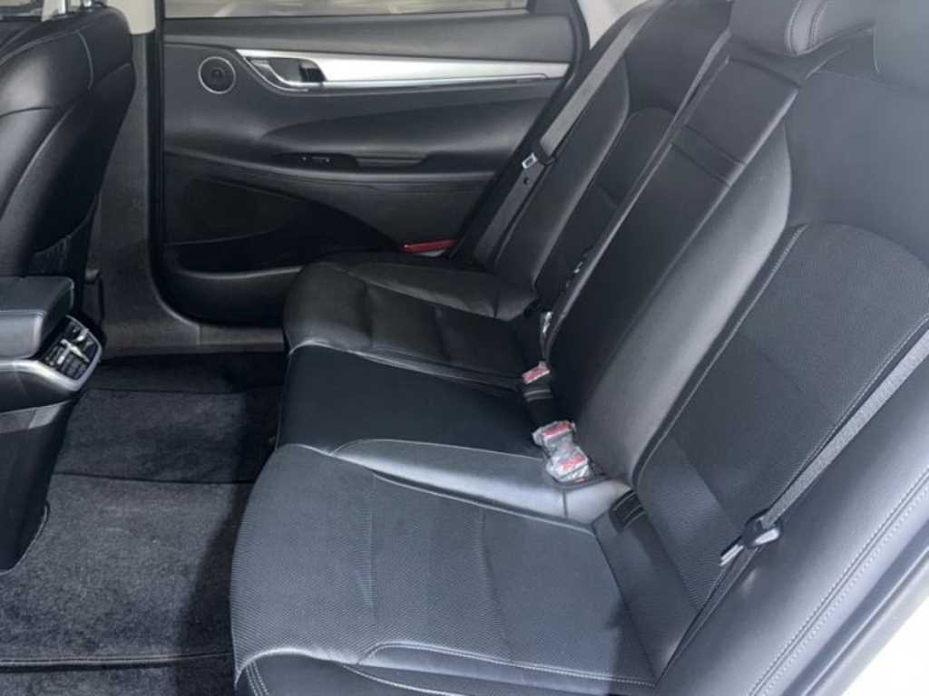 HYUNDAI Grandeur - Vista 7