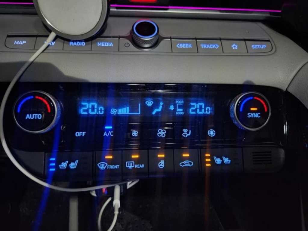 HYUNDAI Avante - Vista 11