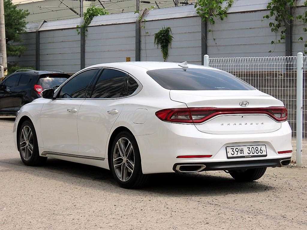 HYUNDAI Grandeur - Vista 3
