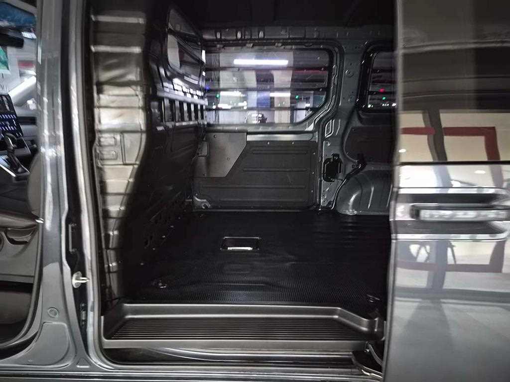 HYUNDAI Staria - Vista 7