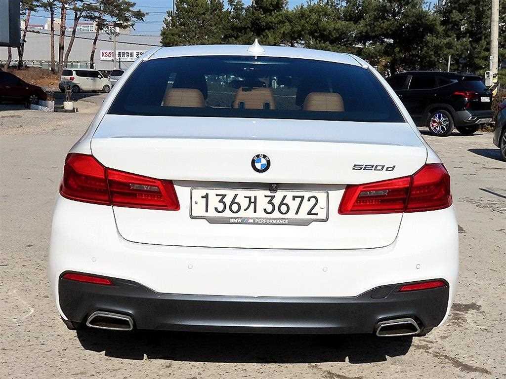 BMW 5 Series - Vista 4