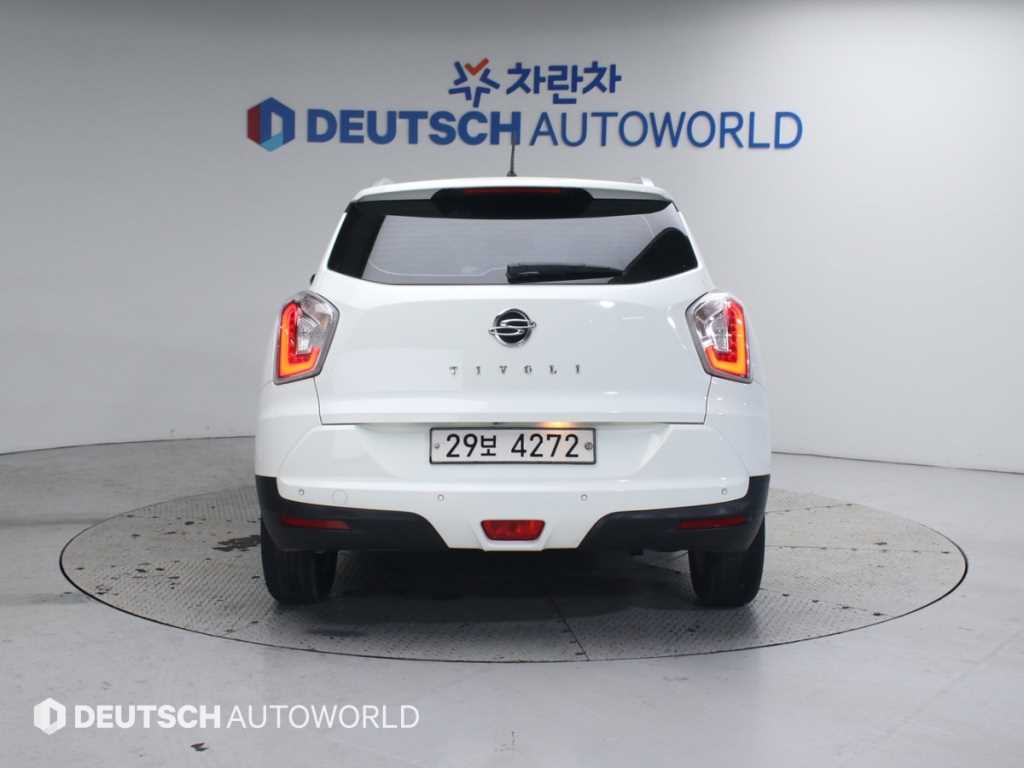 Ssangyong Tivoli - Vista 4