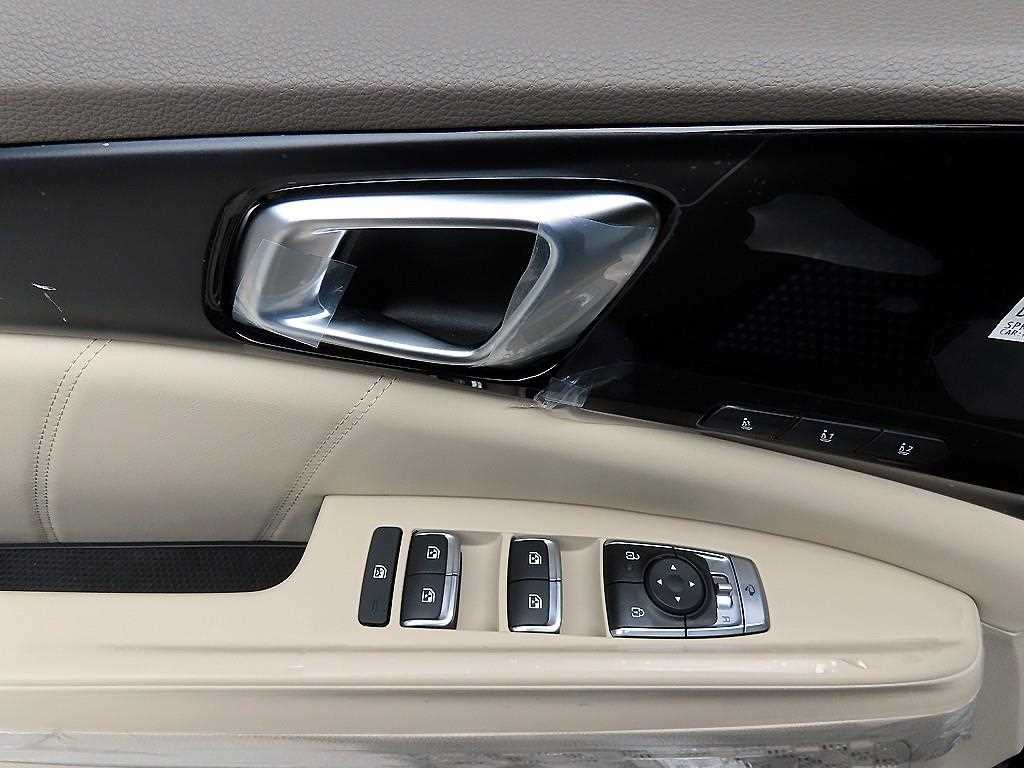 KIA Carnival - Vista 11
